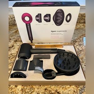 Dyson Supersonic Fuschia Pink